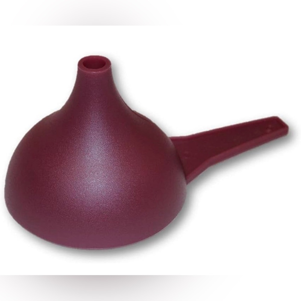 ⭐️$5 PWP⭐️ Tupperware Funnel in Black